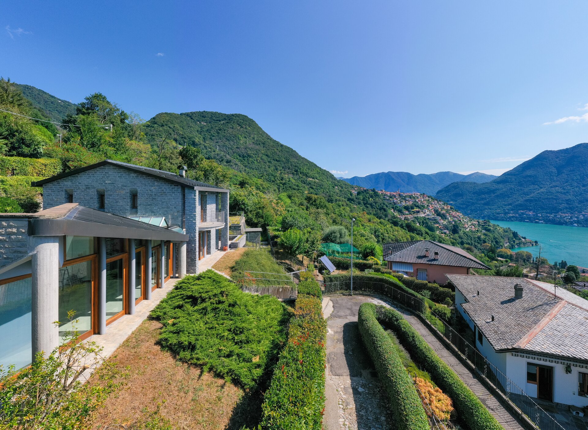 Villa indipendente con piscina interna e vista lago a 180° — 8