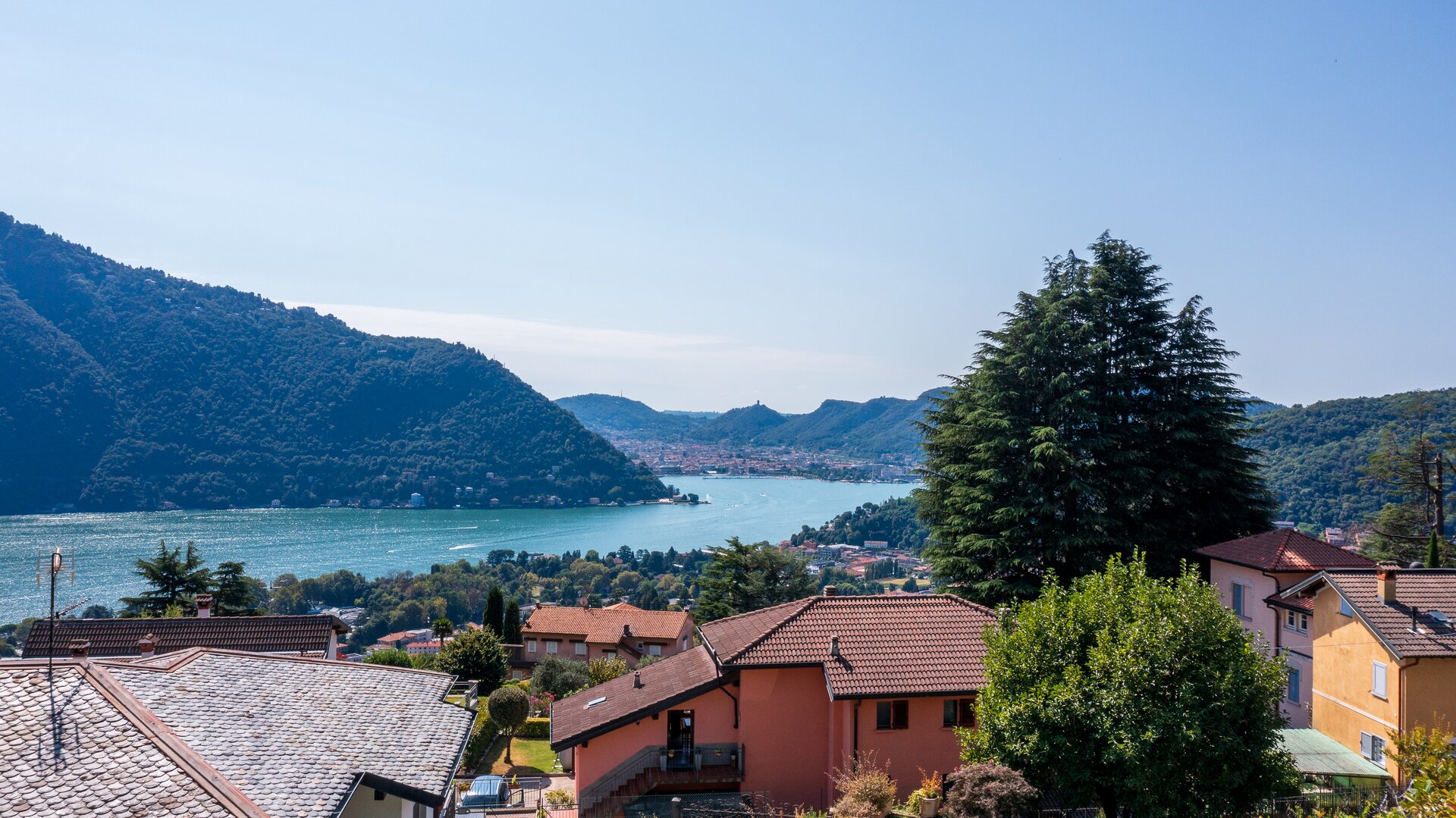 Villa indipendente con piscina interna e vista lago a 180° — 23
